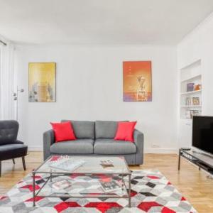 GuestReady - Amazing Designer Apt near the Arc de Triomphe!