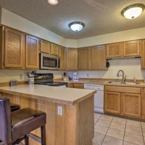 Cozy Breck Condo - Walk to Shuttle and Main St!!