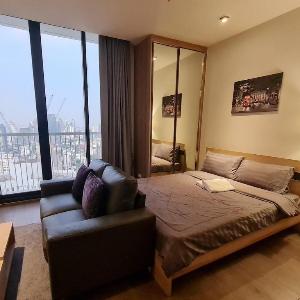 Rooftop pool gym  luxury cozy condo near BTS 716