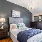 Upscale 1BR - Boutique Apartment - PRIME Downtown Location!