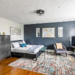 Upscale Studio - Boutique Apartment - PRIME Walk Location!