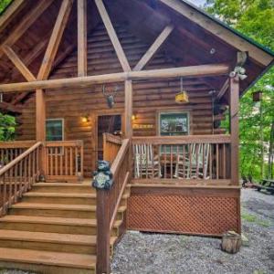 Maggie Valley Cabin with Fire Pit 4Mi to Trails