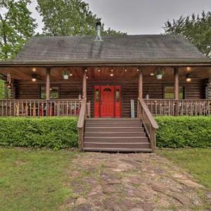 Greers Ferry Cabin Large Deck and Fire Pit!