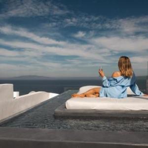Almyra Oia Suites - Adults Only