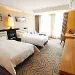 A Cozy & Convenient Twin Suite in Zhengzhou 705