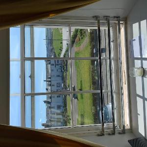 Ayr Apartment central local with fabulous views