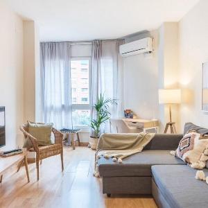 Warm 3bdr apt next to Sagrada Familia and Poblenou