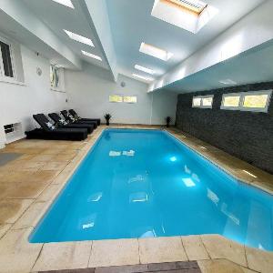 Villa Auxerre luxe Piscine Intérieure proche Paris