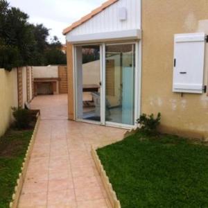 House with 2 bedrooms in Narbonne with enclosed garden 250 m from the beach