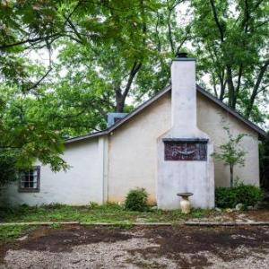 Austin Street Retreat Annie's Cabin