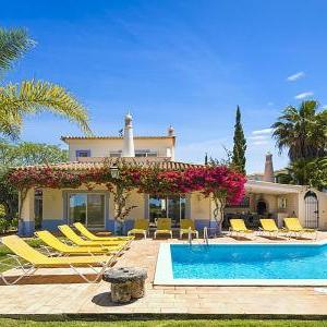 Spacious Villa in Carvoeiro with Private Pool