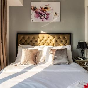 Stylish & Modern 1BR Space @ Acqua W/ Netflix