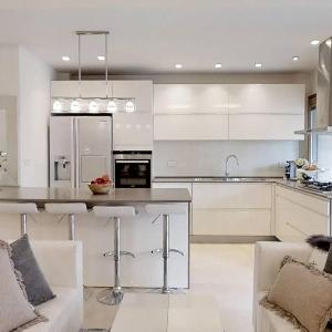 King David Residence Luxury 3 BD/Pool/Gym/Parking