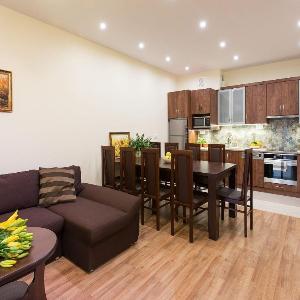 4bdr 2bth Vanilla 5 Apartment 5min to Main Square