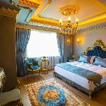 Real King Suite Hotel Bacilak