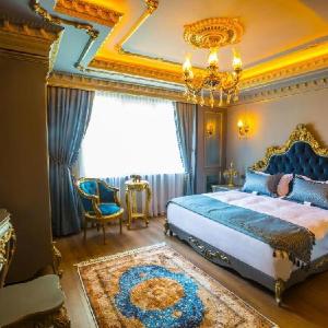 Real King Suite Hotel