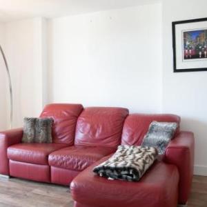 Modern Central 2 BD Opposite Tobacco Dock Venue