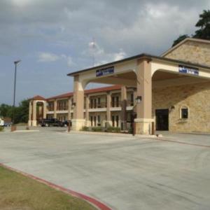 EXECUTIVE INN & SUITES