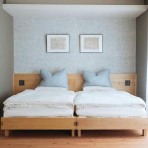 Neon Hotel - Luxury Sleep Retreat -