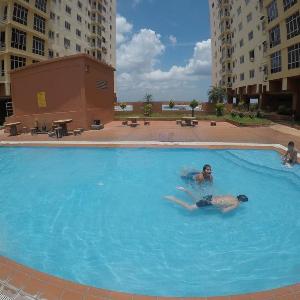 Guest house - River view Condominium c/w pool