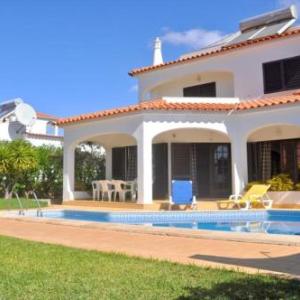 Spacious 4 bedroom villa private pool free air conditioning and wifi