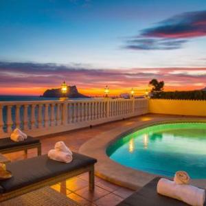 Villa Blue Sea by Abahana Villas