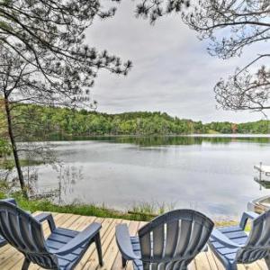 Quiet Retreat on Lake with Kayaks Boats Bikes!