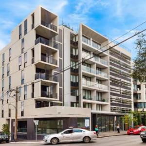 Surry Hills Modern Furnished Self-Contained Apartment (ELZ)
