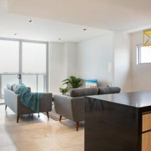 Modern 2 bedroom Apartment in the Heart of Burwood