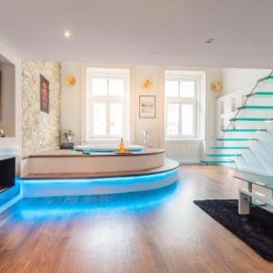 VIP Jacuzzi Suites