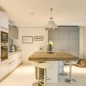 Luxury 2-Bed 2-Bath Loft-Style Flat in Covent Gdn