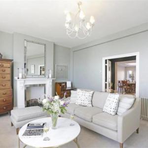 Southwold Villa Sleeps 14 with WiFi