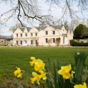 Llyswen Chateau Sleeps 18 with WiFi