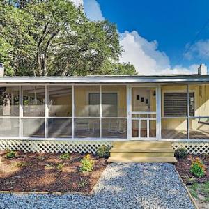 Renovated Coastal Cottage Near Beach & Marsh Walk home