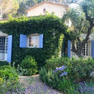 Roquefort-les-Pins Villa Sleeps 8 with Pool Air Con and WiFi