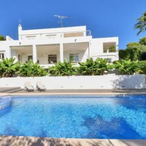 Cala d'Or Villa Sleeps 8 with Pool Air Con and WiFi