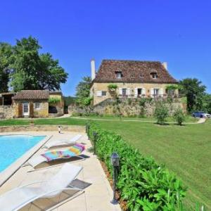 Nadaillac-de-Rouge Villa Sleeps 7 with Pool Air Con and WiFi