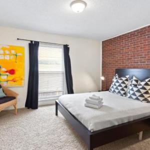 Comfortable Plaza 1BR with Free Parking by Zencity