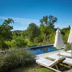 Verteillac Villa Sleeps 12 with Pool and WiFi