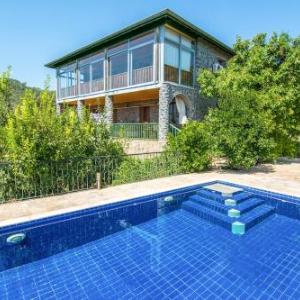 Belen Villa Sleeps 6 with Pool Air Con and WiFi