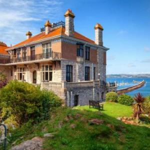 Brixham Chateau Sleeps 16 with Pool and WiFi