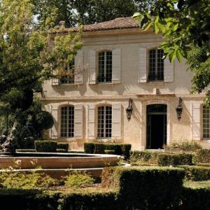 Maussane-les-Alpilles Chateau Sleeps 16 with Pool Air Con and WiFi