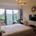 Modern Fully Furnished 1 Bedroom Unit with Balcony