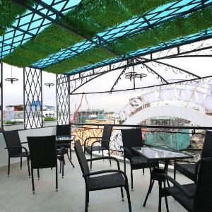 BeachSide Apartment & Hotel