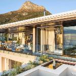 Top-end 4 bedroom Luxury Pool Villa - Clifton