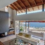 Modern 4 bedroom Ocean View villa - Camps Bay