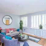 The Norfolk Escape - Beautiful & Bright 4 Mews Homes with 16BDR London 