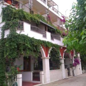 Beachfront Comfort Apartments SINAJKO