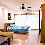 Pattaya Plaza condo shopping restaurants & bars