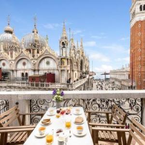 Due Leoni Terrace In St Mark's Square